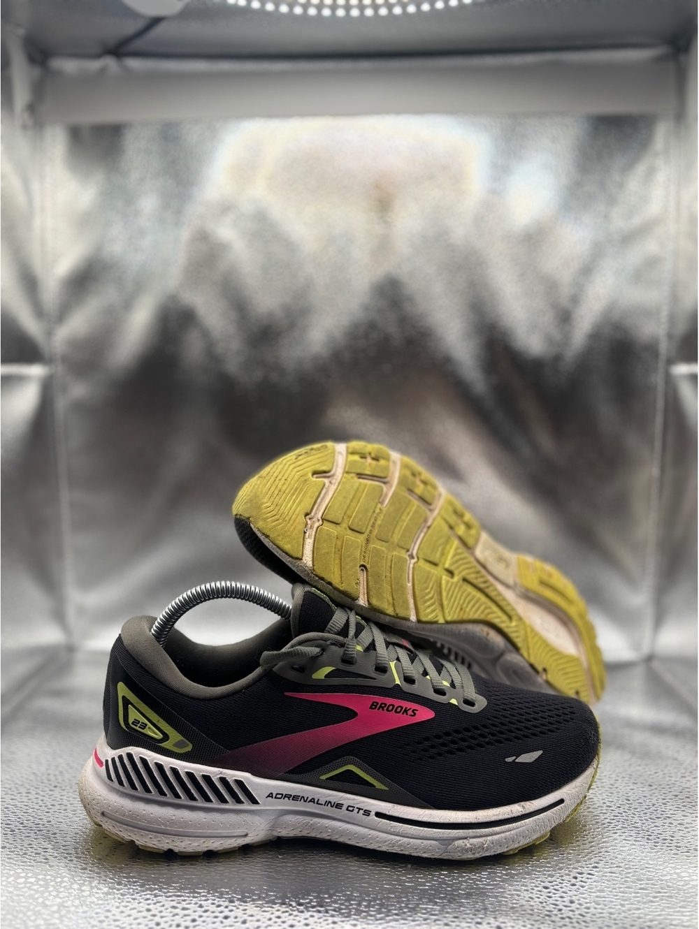 Women's Adrenaline GTS 23 black and pink running shoes